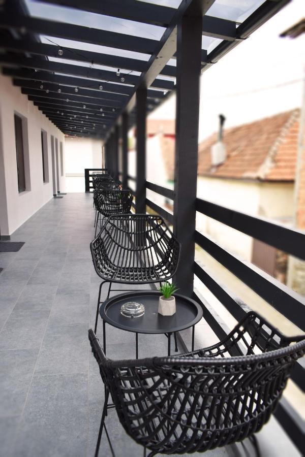 Urbanist Guest House Calimanesti Exterior photo